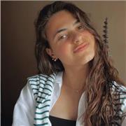 Profesora de apoyo para niños y niñas de educación primaria de forma online. Idioma: castellano